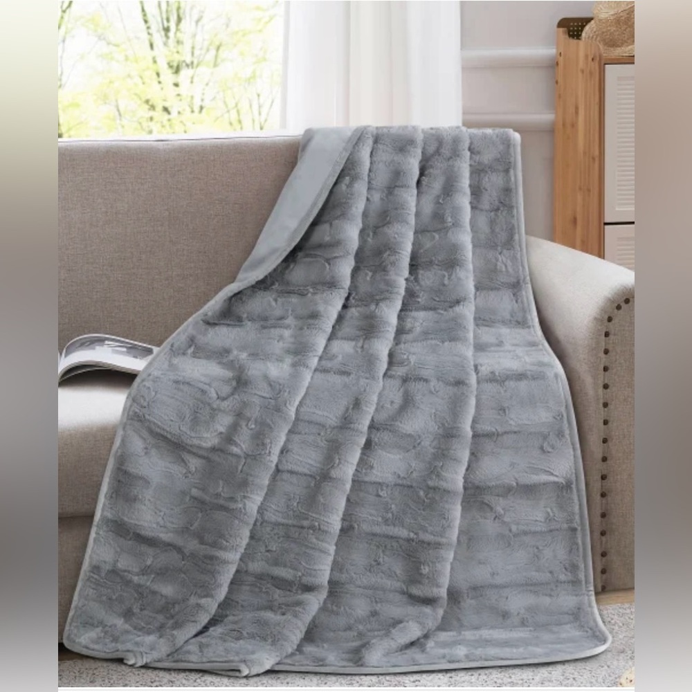 Brentwood  Oversized Waterproof Pet Blanket & Furniture Protector 60”X 7…